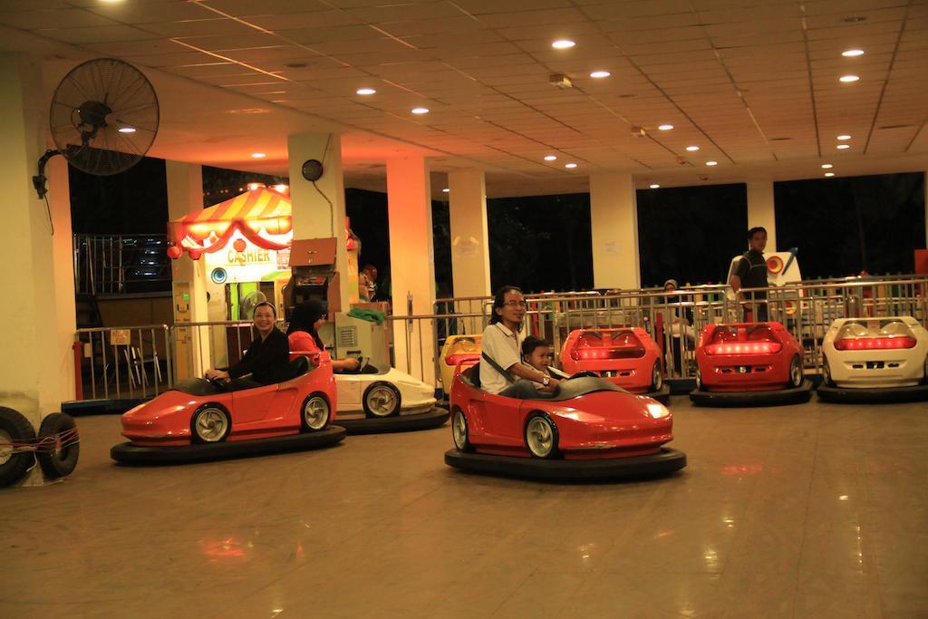 Arabian Bay Resort@ Bukit Gambang Resort City Kültér fotó